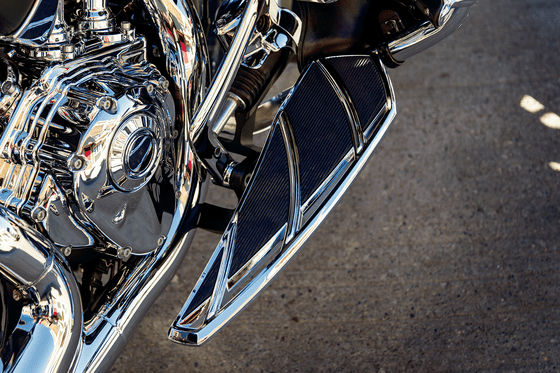 CHIEFTAIN 1200 (2014 - 2022) phantom driver floorboards | KURYAKYN